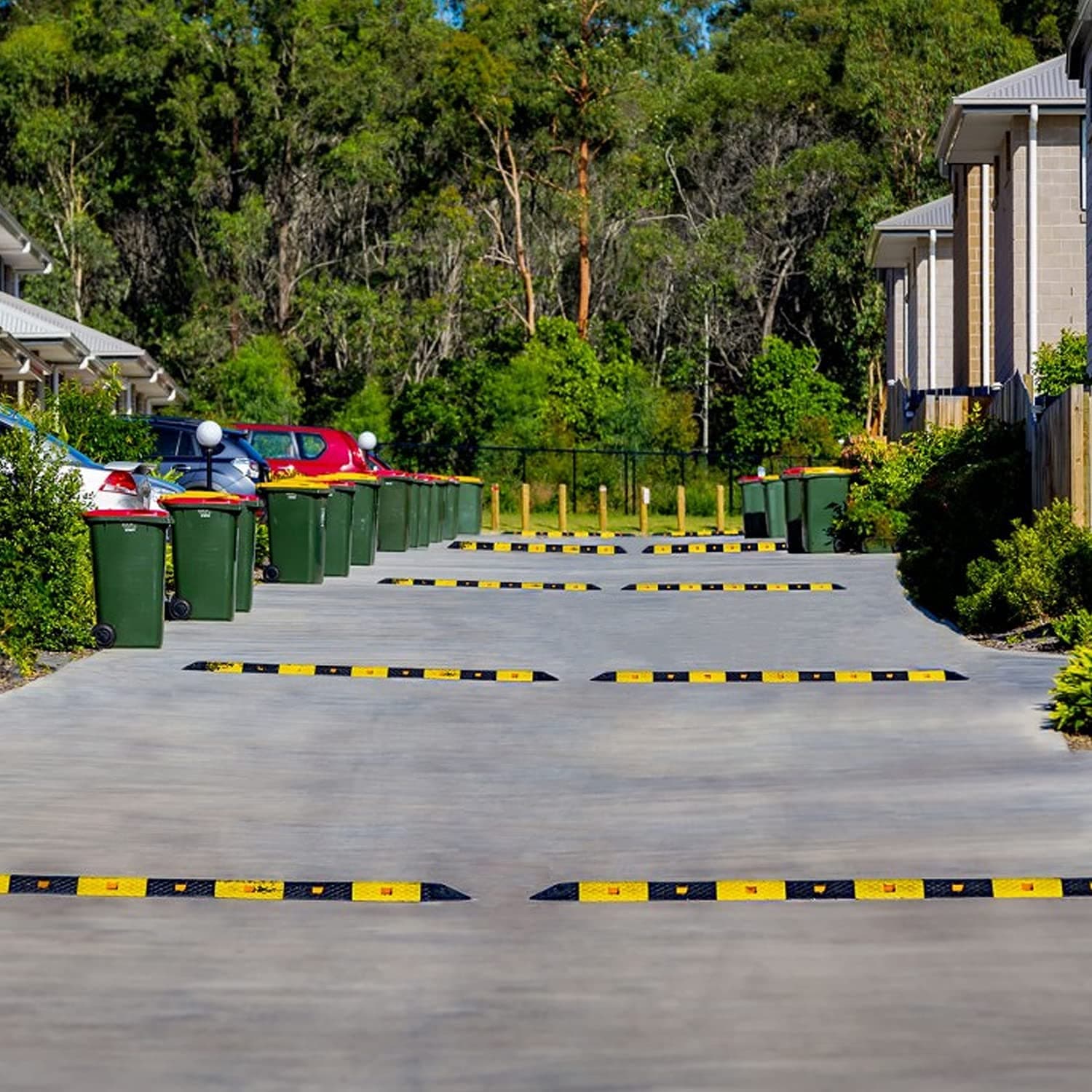 LADWA 1 Mtr 50mm Heavy Duty Plastic Road Hump Safety Speed Breaker in Black & Yellow Colour for High Visibility view 4
